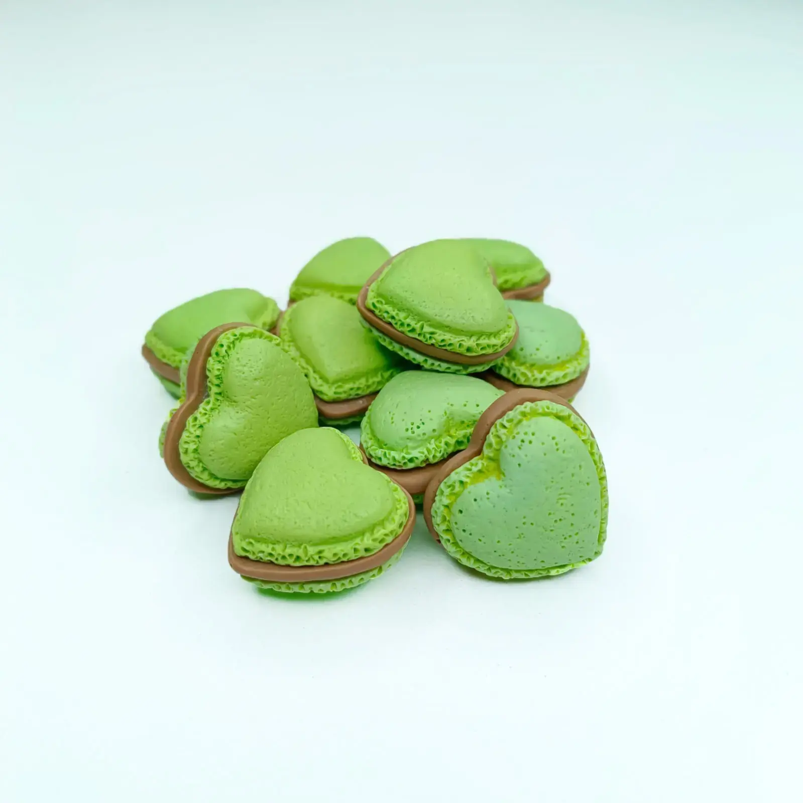 Artificial Heart Macrons Green Color 10-Piece Packet TPR120-2